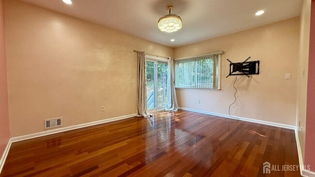 Photo - 5 Viburnum Ct