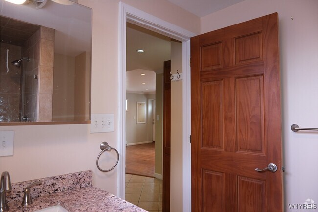 Building Photo - 84 W Utica St Rental
