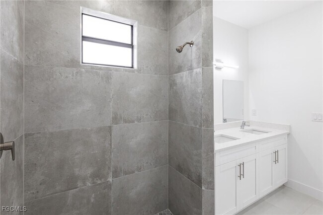 Photo - 3103 E 18th St