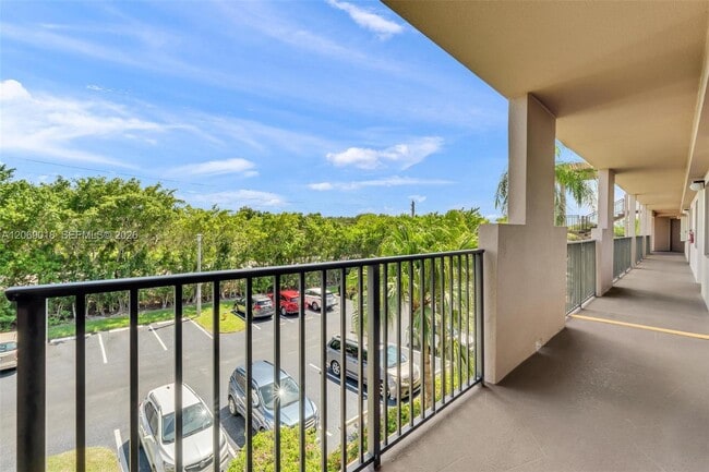Photo - 12651 SW 16th Ct Unidad 304B