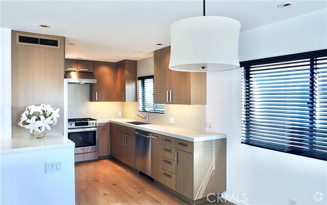 Building Photo - 604 Poinsettia Ave Rental