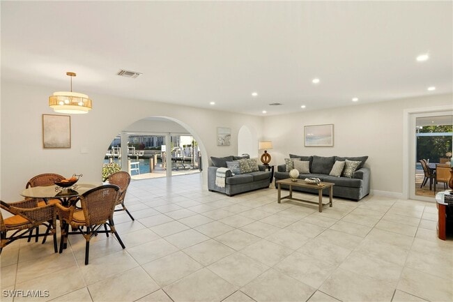 Photo - 339 Landmark St