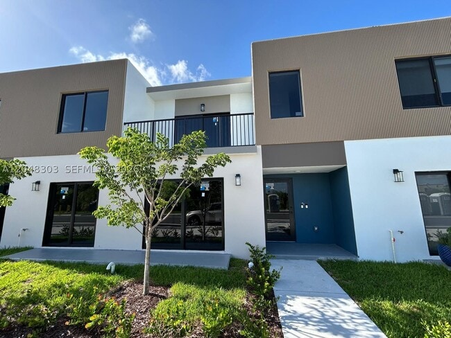 Building Photo - 14569 SW 262nd St Unit 1