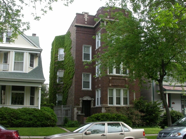 Building: 1338 W. Winona St. - 1338 W Winona St Unit 3