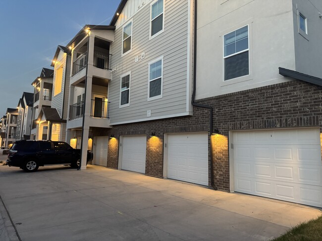 Balcony/Garage - 874 N Hemsworth Way Unit R203