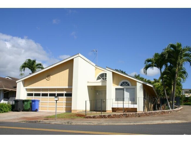 Building Photo - 4/2 SF Home in Royal Kunia!