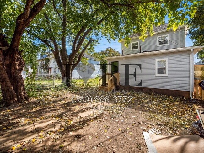 Photo - 878 Sullivant Ave