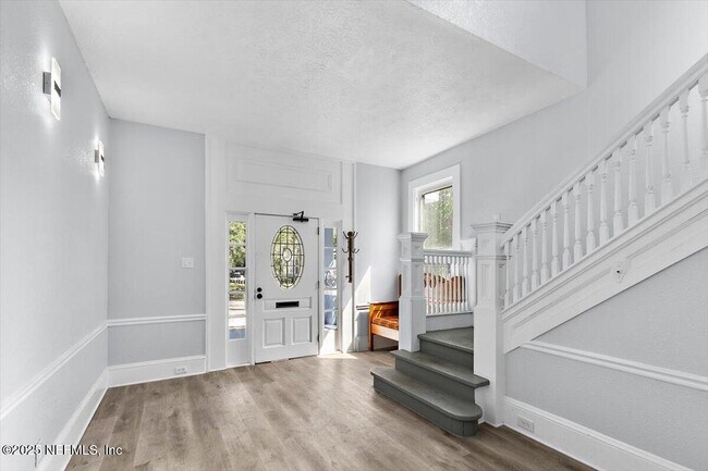 Photo - 2150 Park St
