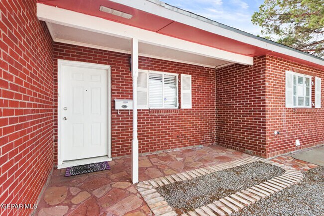 Photo - 417 Christopher Ave