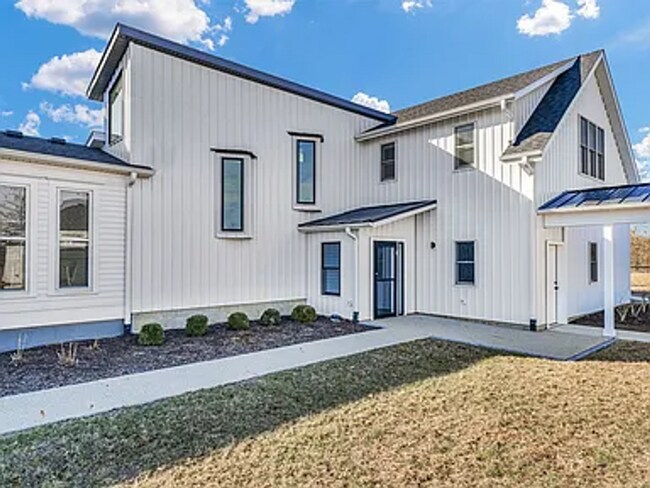 Photo - NEW LISTING-5 bedroom, 3 bathroom farmhouse-DeLand, Illinois