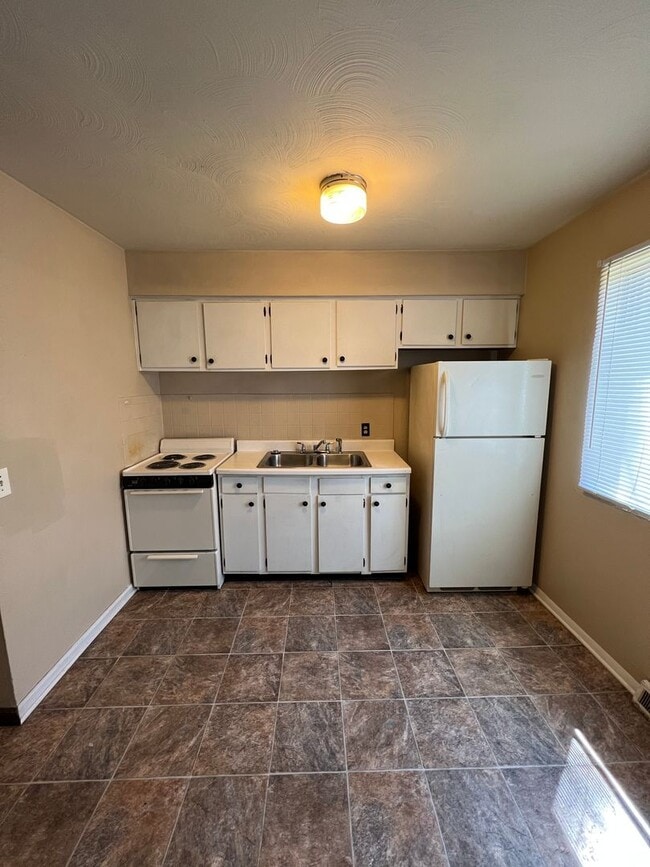 Photo - Nicholas538 Unit B