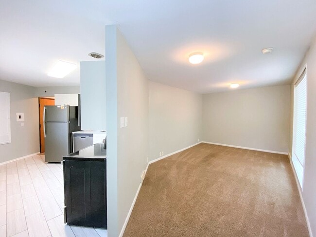 Photo - Woodland Duplex (3019/3021) Unit 3021