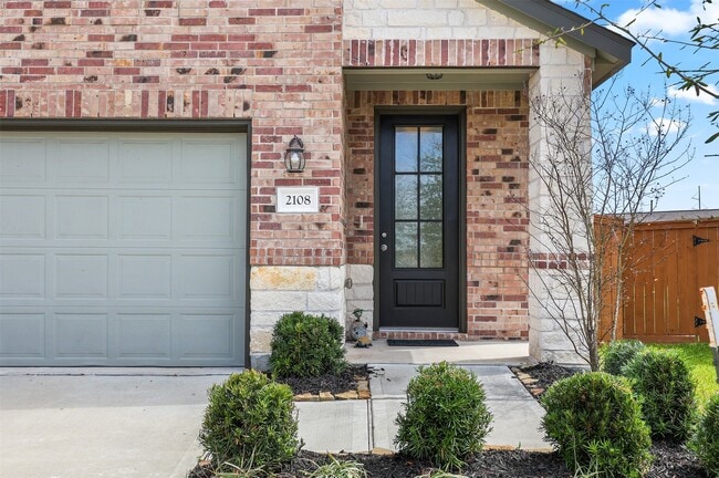 Photo - 2108 Sweet Bay Dr