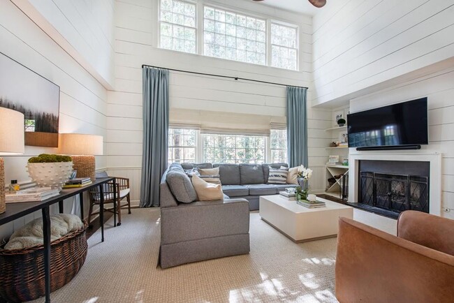 Photo - 3211 Circle Oaks Dr SE