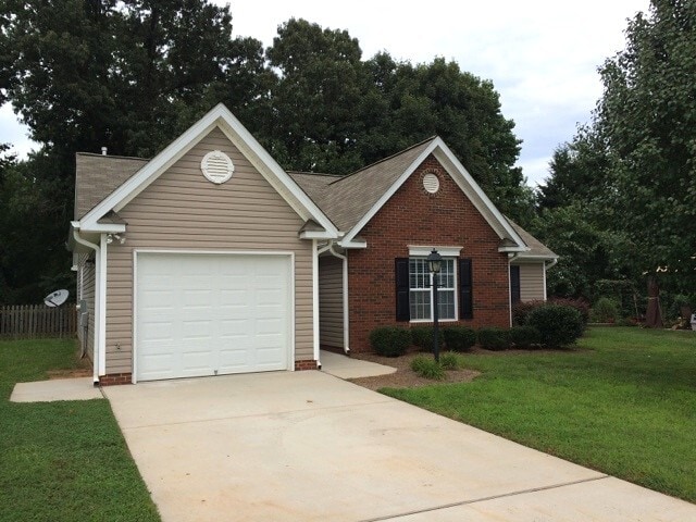 Building Photo - 5853 Bushberry Ct