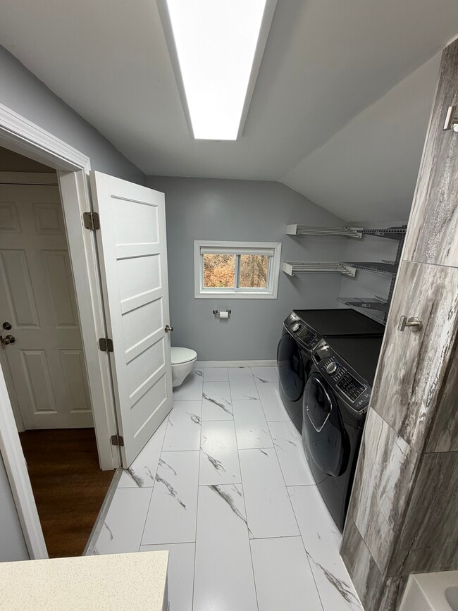 Photo - 15 Essex St Unit 2nd floor