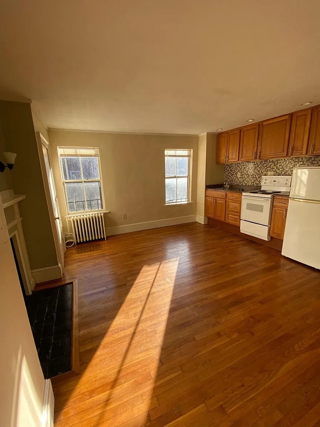 90 Myrtle St Unit 4