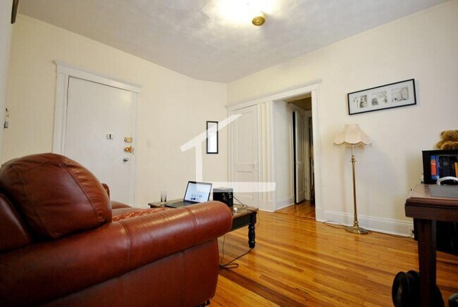 Photo - Nicely renovated 1 bed near the Green Line in Allston.