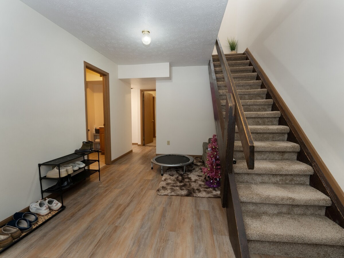 Photo - 6300 Ohio St