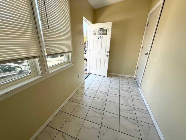 Photo - Gorgeous 3-Bedroom Townhome in Elmwood Park! Available NOW!