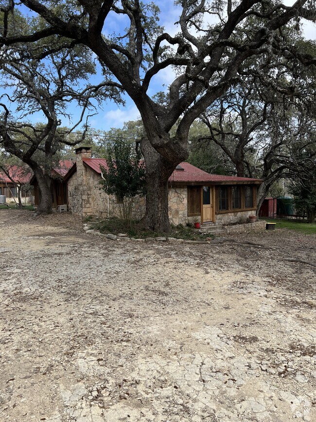 Building Photo - 266 Red Bluff Ln Rental