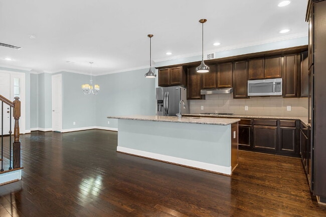 Photo - Nestled in the heart of Creekside Park - T...