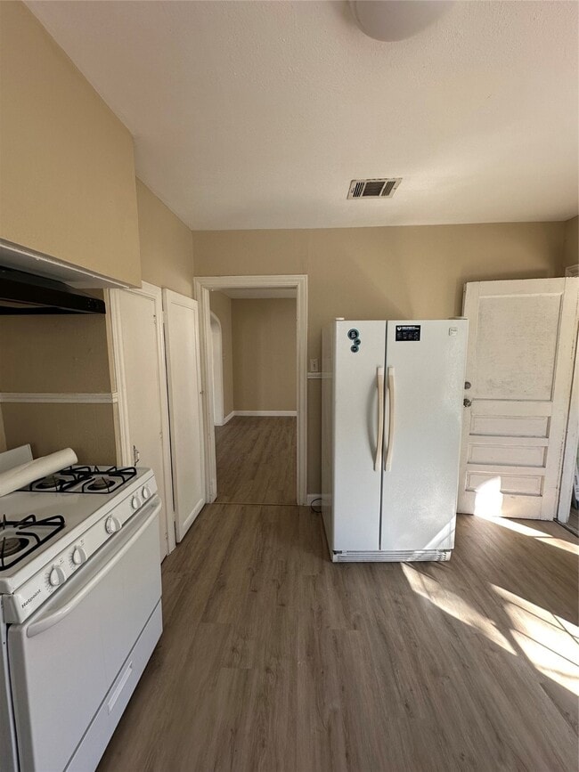 Photo - 6908 Moss Rose St