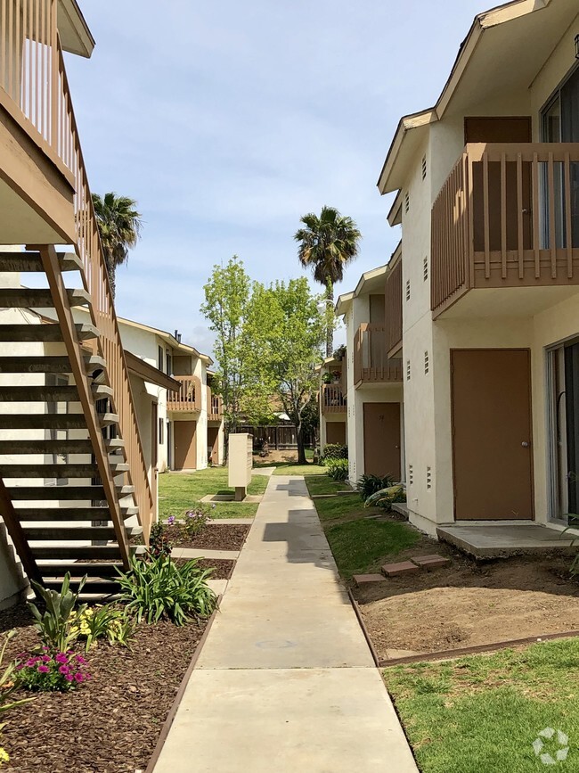 Building Photo - Burkhart Apartments