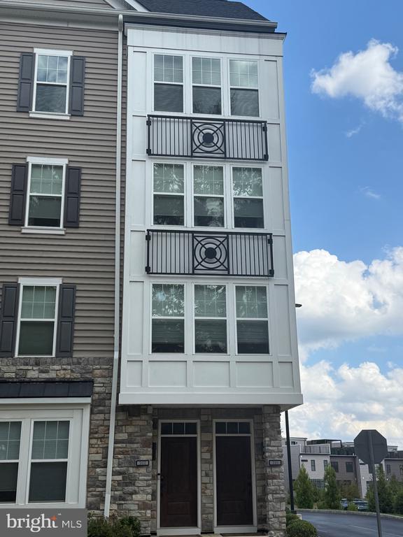 Building Photo - 201 Charles Ellis Dr Rental