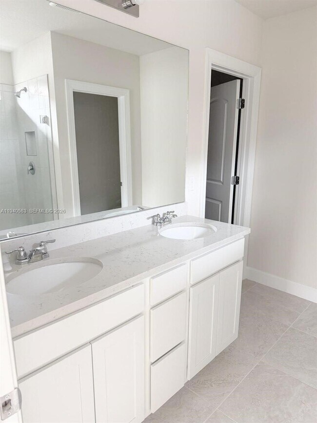 Photo - 4675 Indigo Way