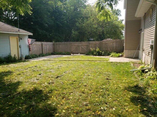 Photo - 617 W Main St Unit 2