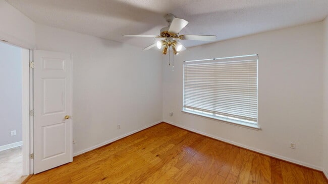 Spacious 3-Bedroom Home in Prime North Pensacola Location