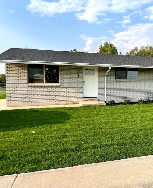 Building Photo - 223 E 500 S