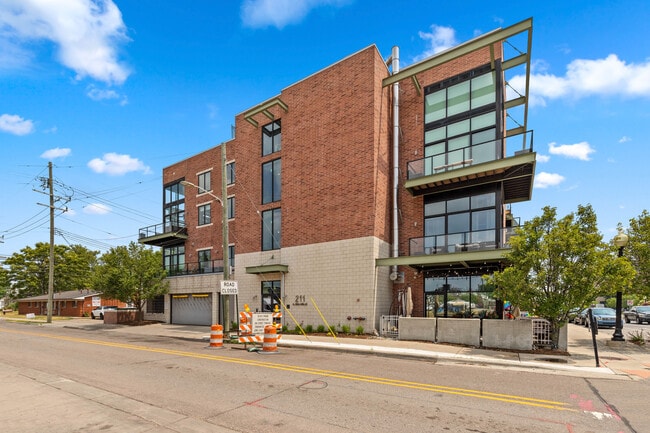 Photo - 211 E 9 Mile Rd Unidad 205