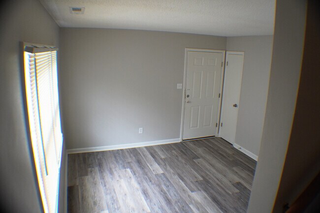 Livingroom - 231 Bridgefield Pl Unit B