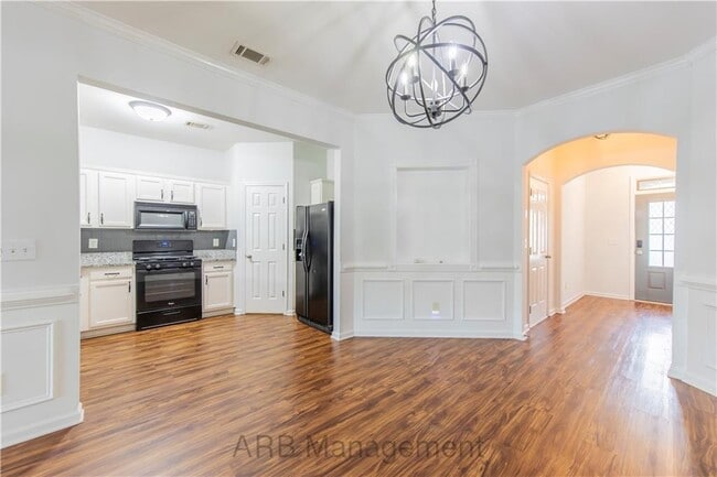 Photo - 4922 Sherwood Way