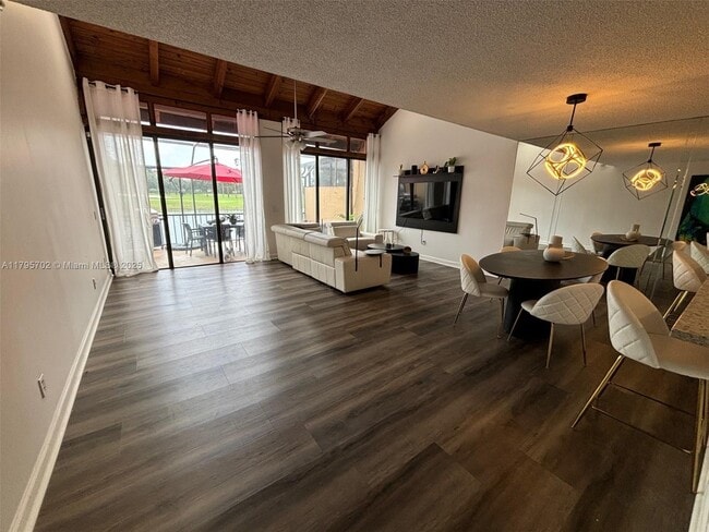 Photo - 10850 S Golfview Dr