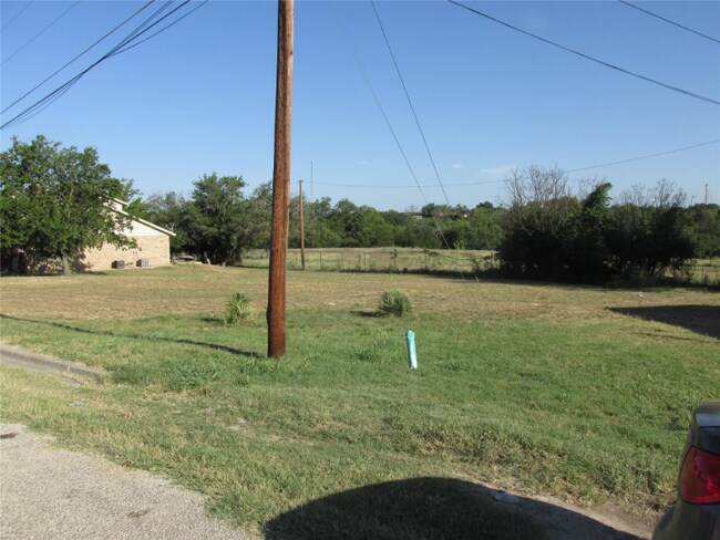 Photo - 1008 W 2nd St