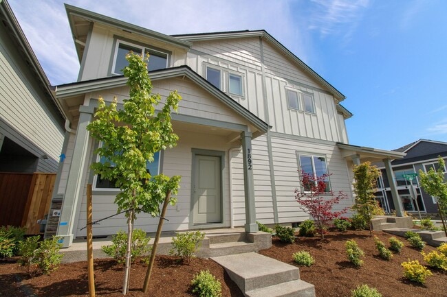 Building Photo - HANKEL1892-1898 Unit 1892