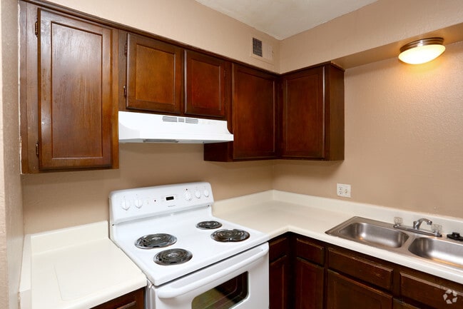 3BR, 2BA - 1100SF - Kitchen