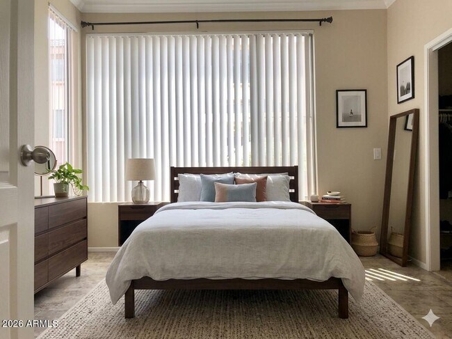 Photo - 1701 E Colter St Unidad 189