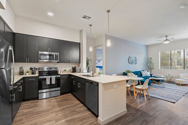 500 W Broadway Rd Unit SI ID1366959P