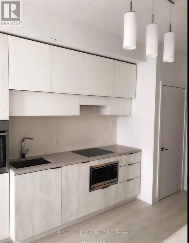 Photo - 8 Eglinton Ave E Unit 1912