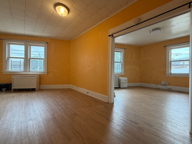 Building Photo - 1286 Liberty Ave Unit #2