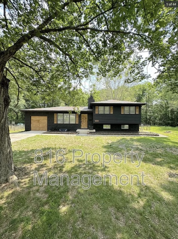 Photo - 1609 NE 60th Terrace House