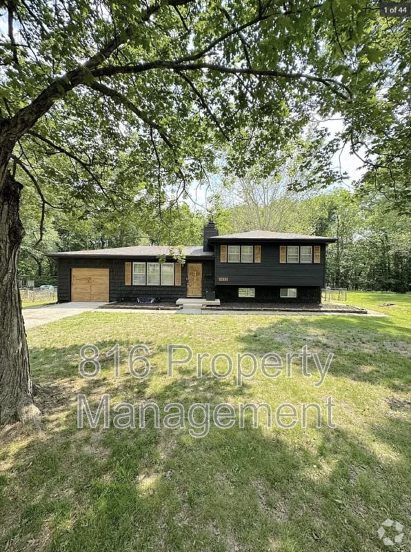 Building Photo - 1609 NE 60th Terrace Rental