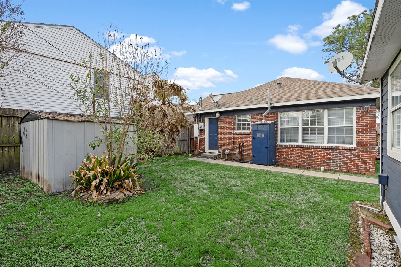 Photo - 5022 Lindsay St