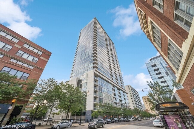 Building Photo - 1720 S Michigan Ave Rental