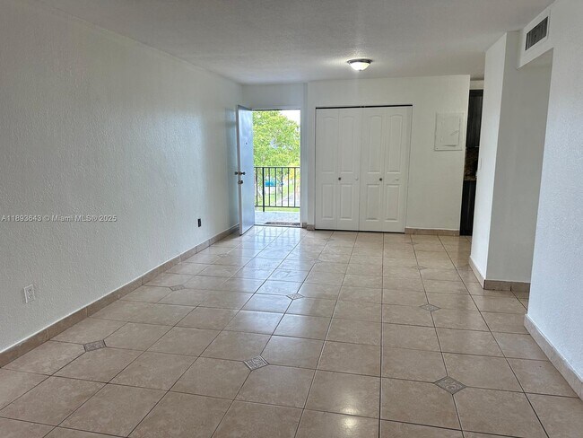 Photo - 8801 W Flagler St Unidad 303