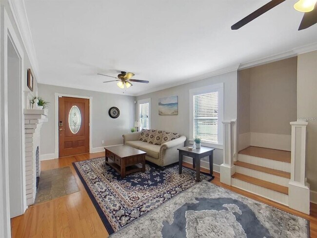 Photo - 614 8th St N